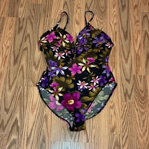 Vintage Beach Cabana Floral one piece Swimsuit, Medium Large - Picture 2 of 10